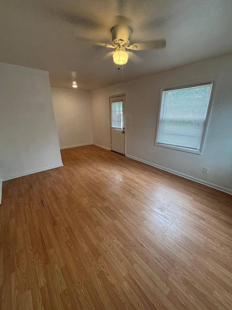 712 N Van Buren, photo 3